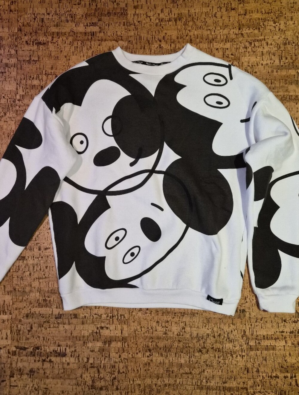 disney "artist series" mickey mouse sweatshirt